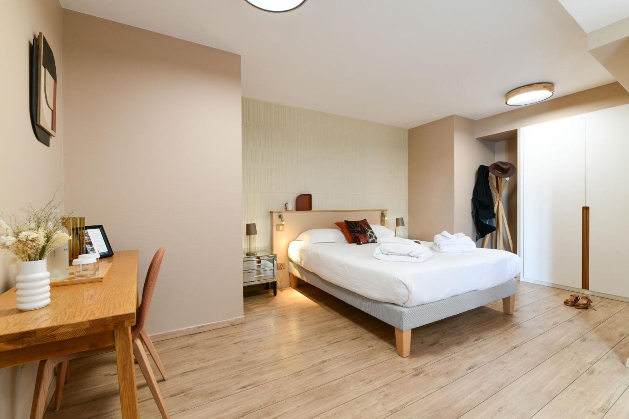 Hotel Argia Hasparren Exteriör bild